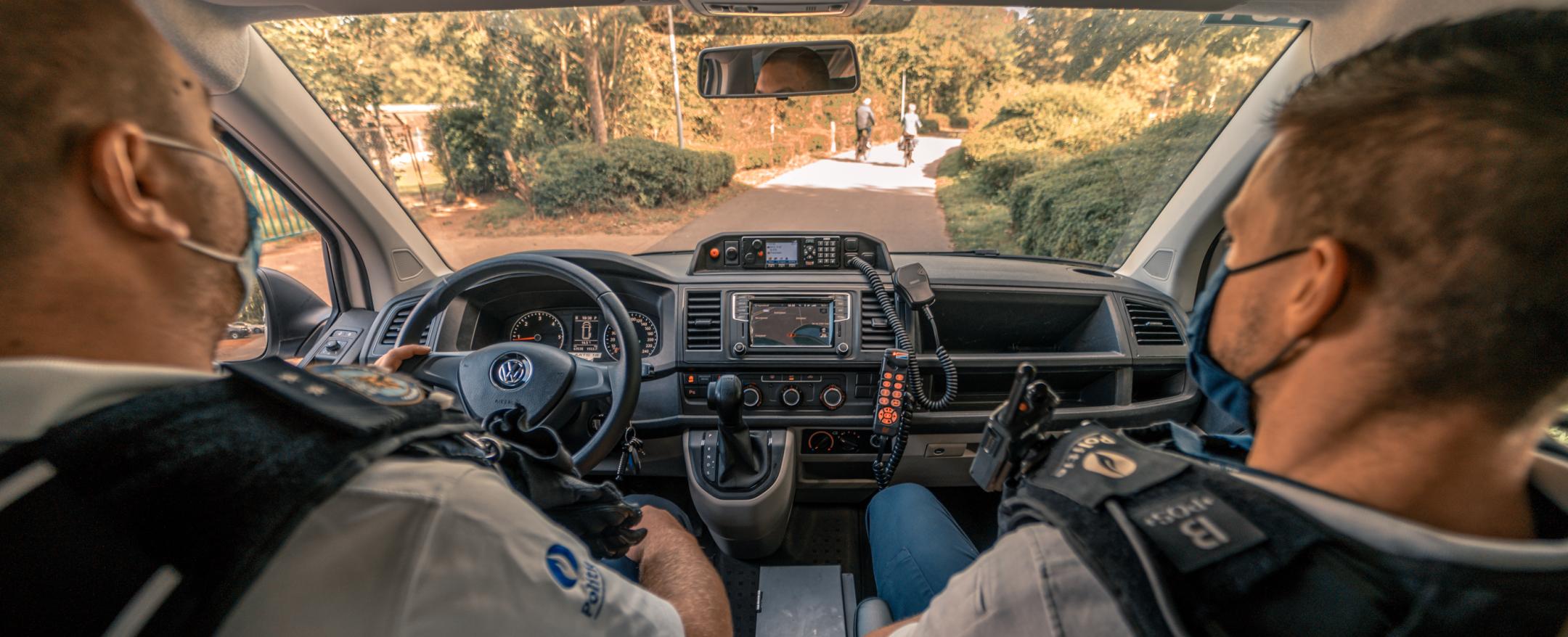 twee collega's in auto