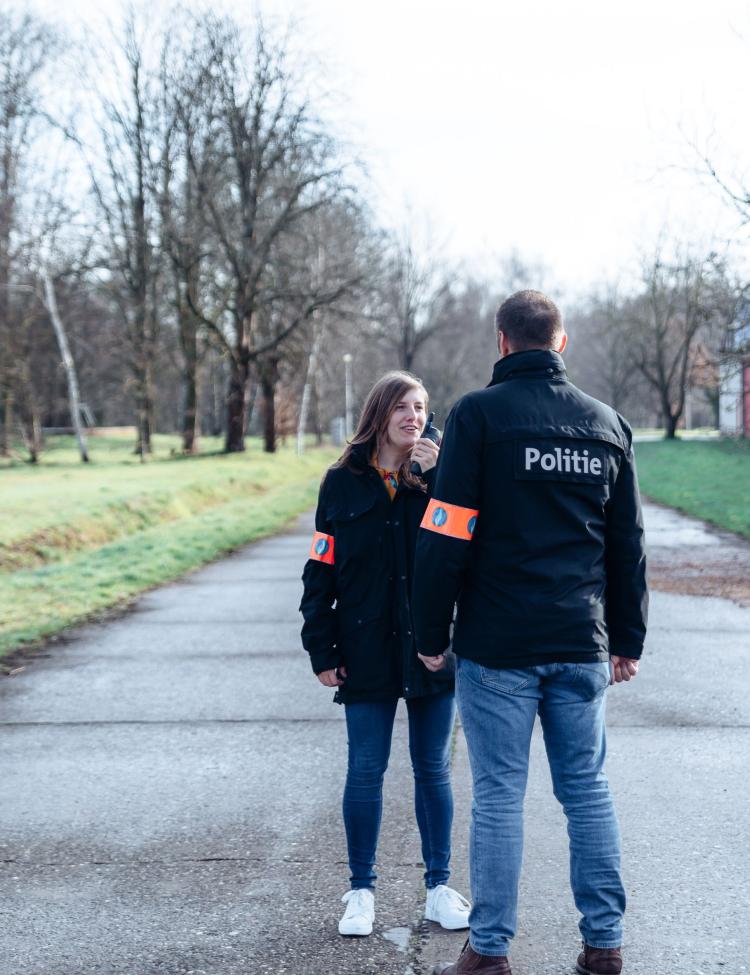 Twee rechercheurs in gesprek