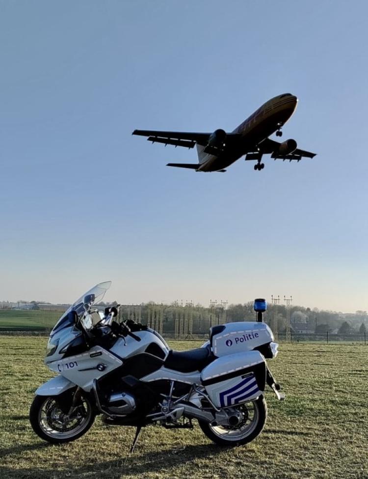 Motovoertuig en vliegtuig