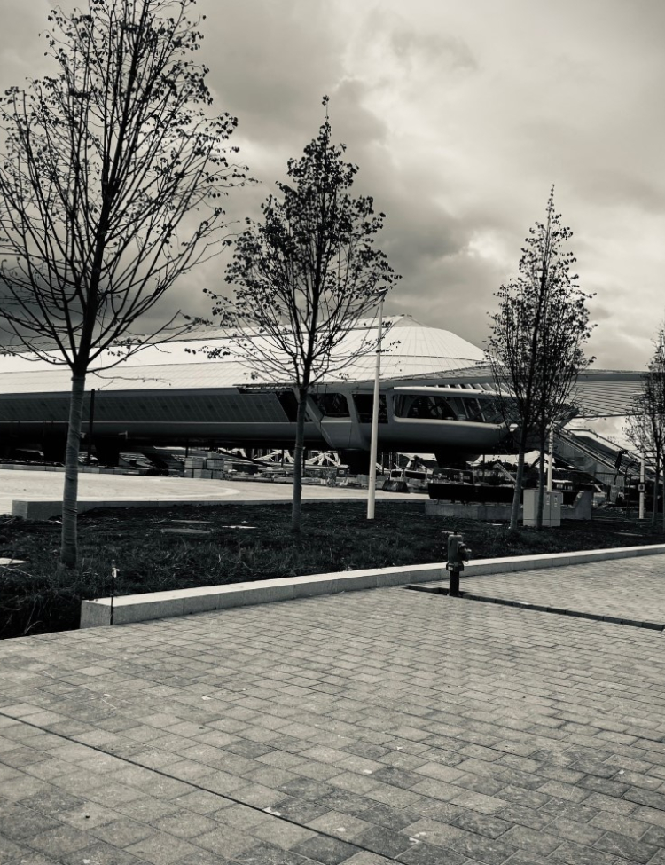 gare de mons noir et blanc