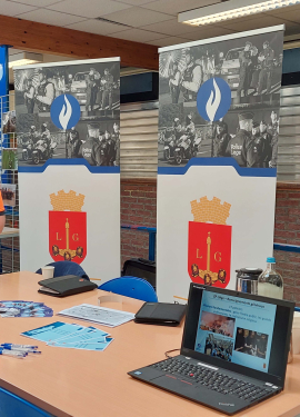 Stand