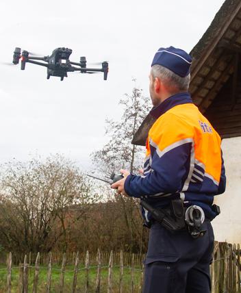 Hoofdinspecteur met drone