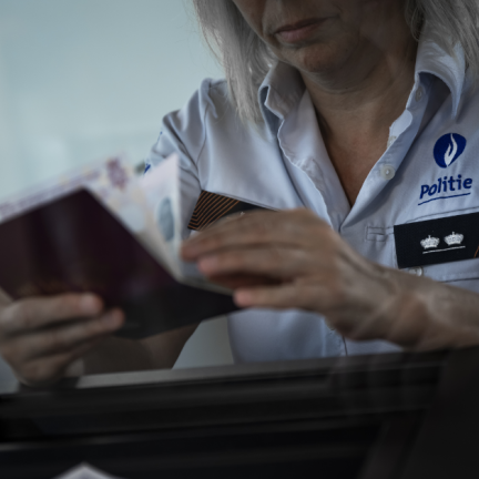 inspecteur luchtvaartpolitie paspoortcontrole